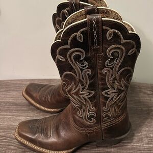 Womens Ariat boots size 5.5 Extremely comfortable
